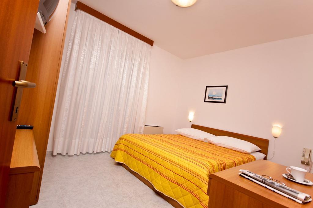 קרניצה Hotel Carmen מראה חיצוני תמונה