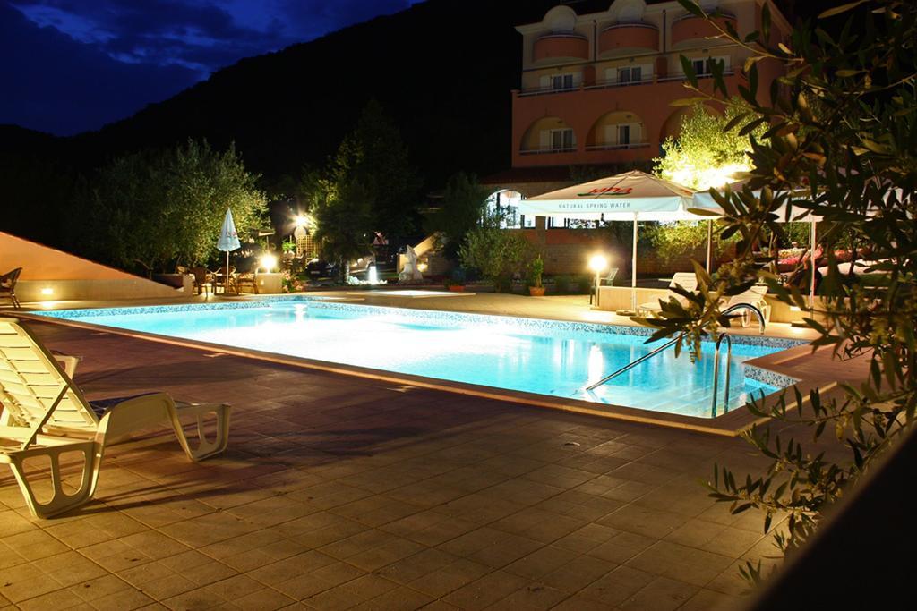 קרניצה Hotel Carmen מראה חיצוני תמונה